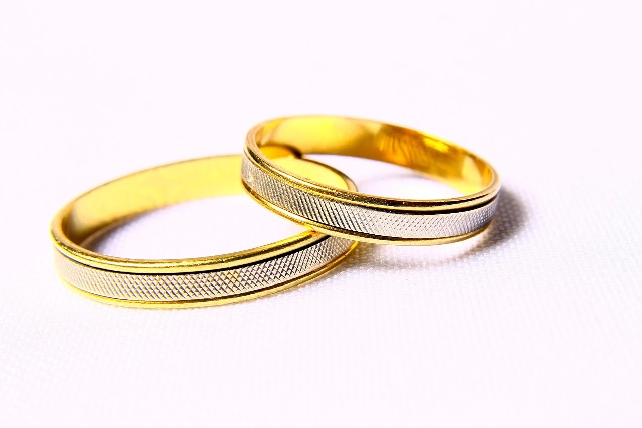 Trois conseils pour choisir une bague de fiançailles